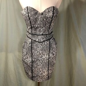 Snakeskin Monochrome Strapless Midi Dress by Guess Size Small